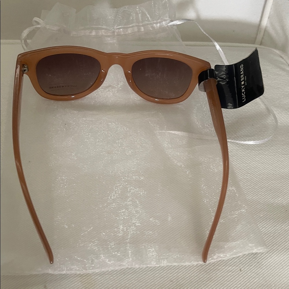 NWT Lucky Brand Matte Blush Soft Square Brown Gradient Lenses Sunglasses - Picture 3 of 6